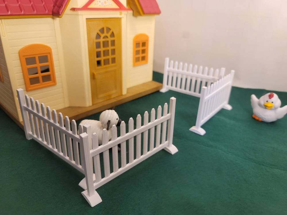 Toy Picket Fence | 1:12 Scale | Doll House | Accessories | Farm Fencing |