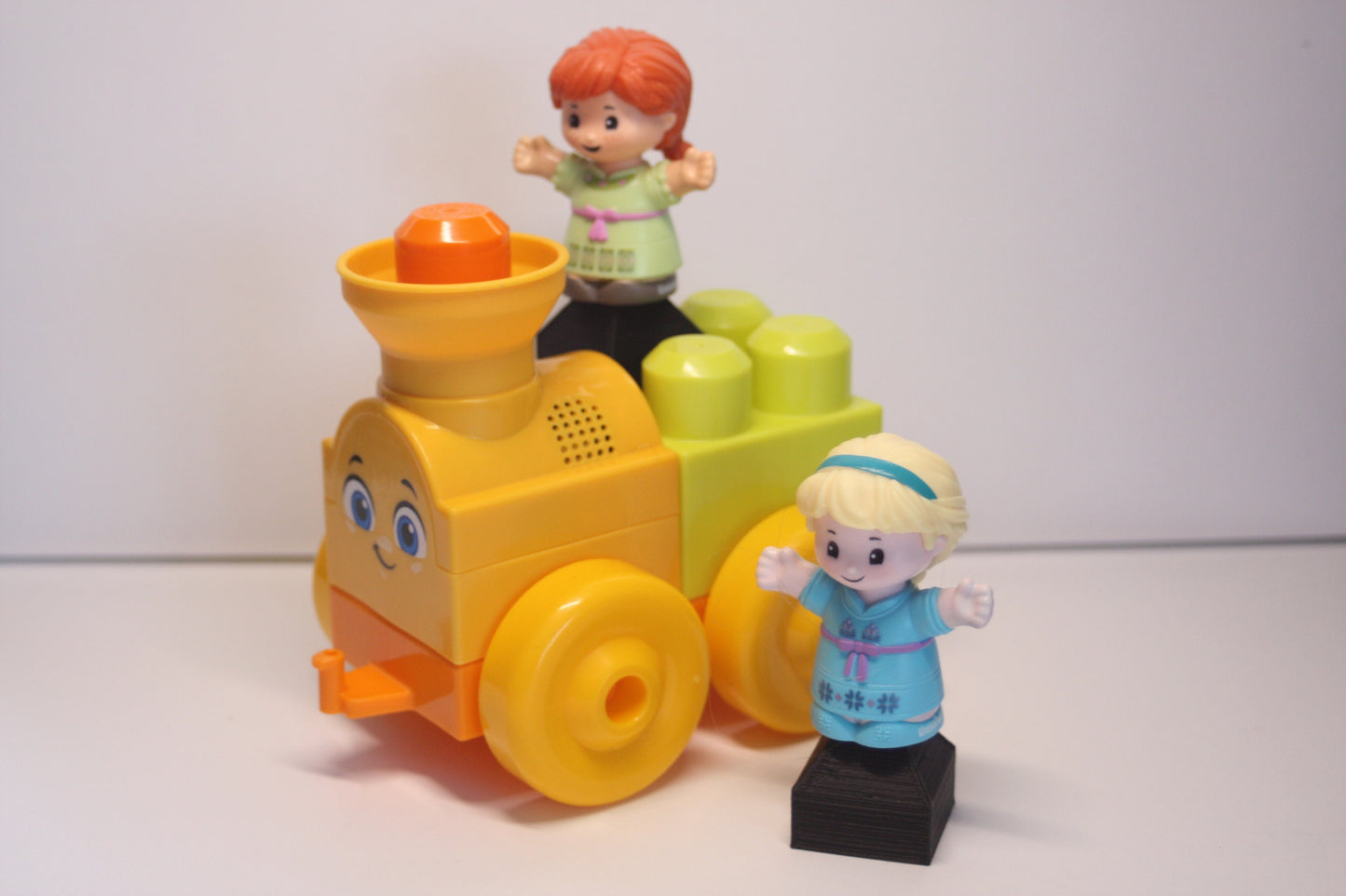 Kids Toy Block Adaptor (4) Pack [Compatible with Megabloks and Fisher Price Little People]