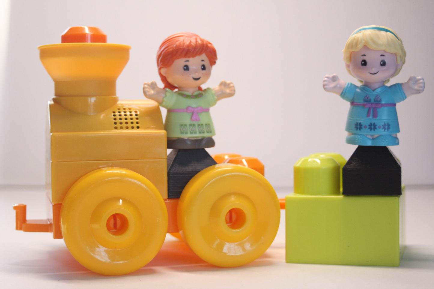Kids Toy Block Adaptor (4) Pack [Compatible with Megabloks and Fisher Price Little People]