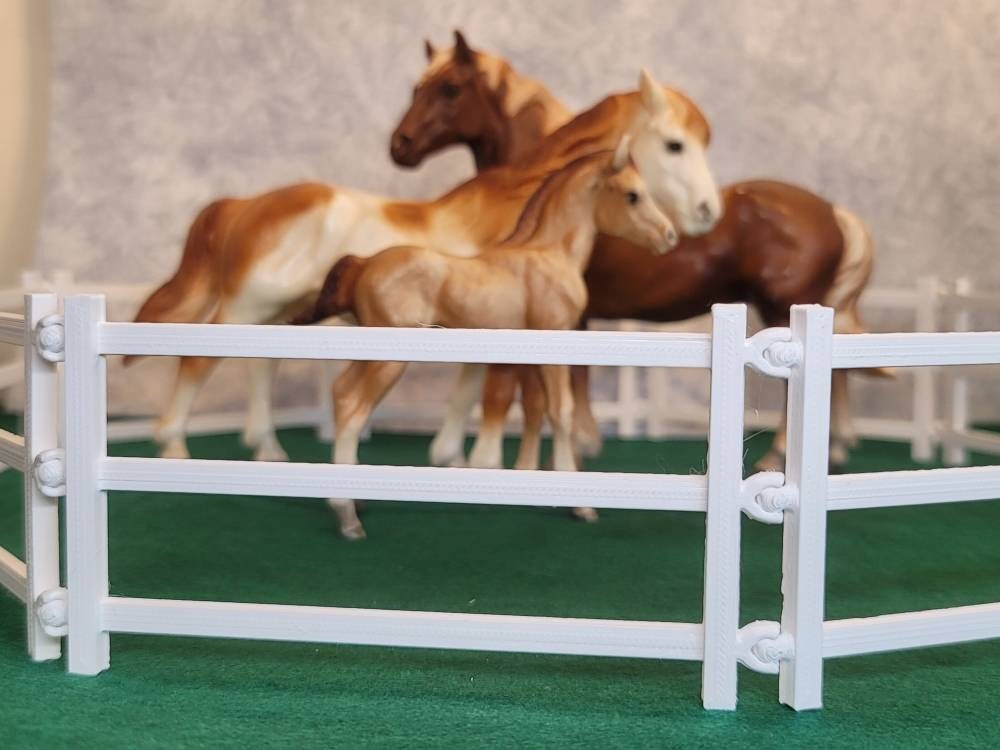 Toy Ranch Fencing Kit with Socket Connectors | 3 Rail | Farm | Farm Animals | Corral |